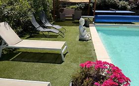 Gite climatisé avec piscine privée sur les hauteurs de Bollene